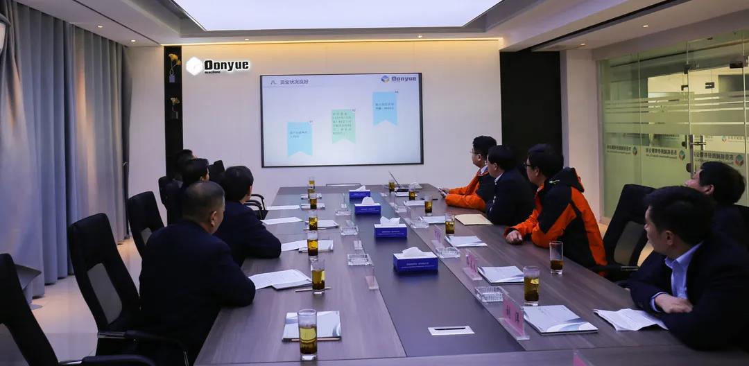 沂南縣縣委侯占夫書記一行蒞臨東岳機(jī)械調(diào)研工作 沂南縣縣委侯占夫書記一行蒞臨東岳機(jī)械調(diào)研工作